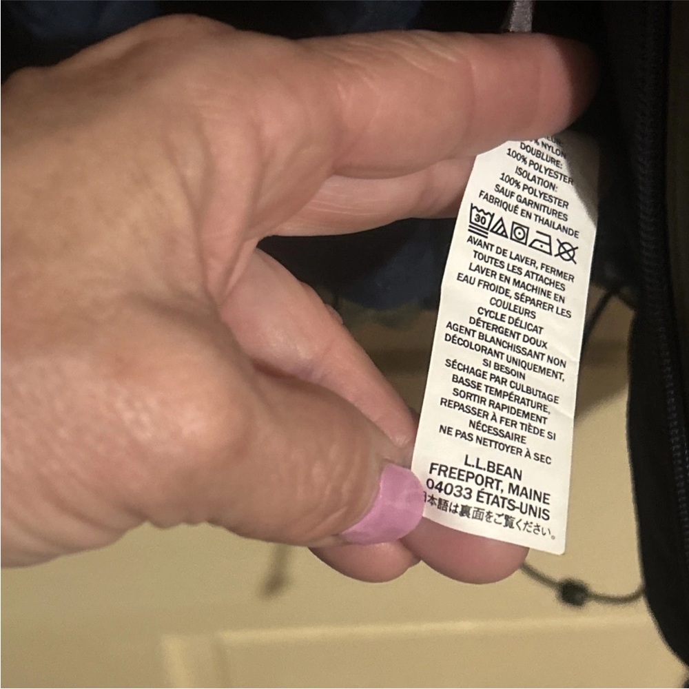 L.L. Bean Womens Navy and Olive Windbreaker - Picture 6 of 6